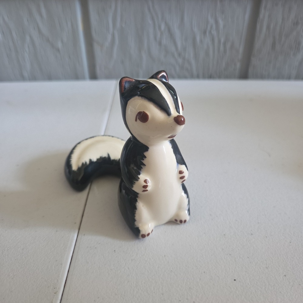 Vintage 1950's Robert Simmons ? Pottery SKUNK Figurine Ceramic Gloss Finish